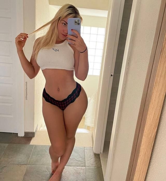 Hot Venezuelan I only accept cash my number +1 3122789376 - Image 3